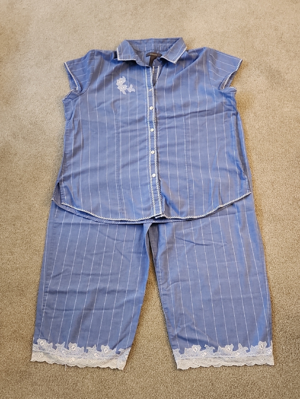 Liz Claiborne Cap Sleeve Capri Pajama Set – Blue-White Stripe–Lace Trim – Size L